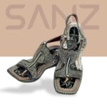 Traditional handcrafted Tilla Kheri Shoes with breathable lining.